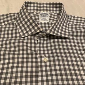BROOKS BROTHERS Men’s black 100% cottonGingham Plaid button up shirt siz…